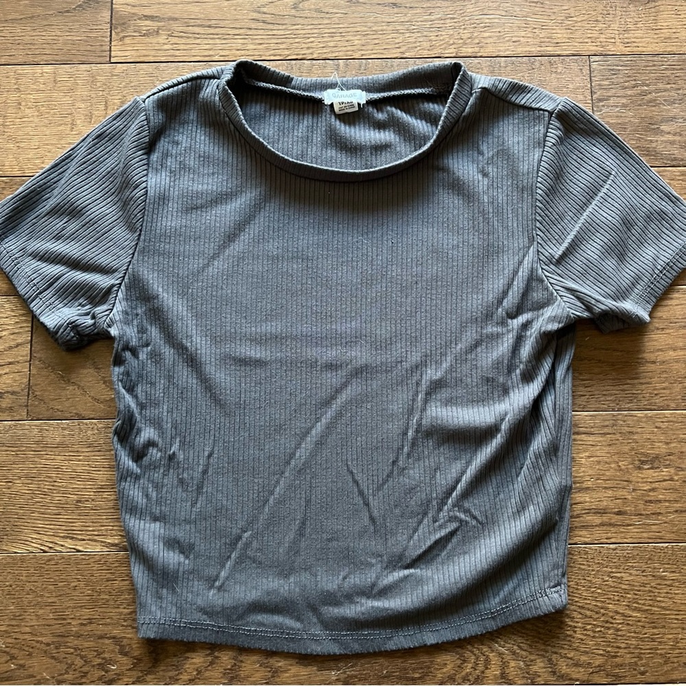 Garage Ribbed Crop Top - Picture 3 of 7